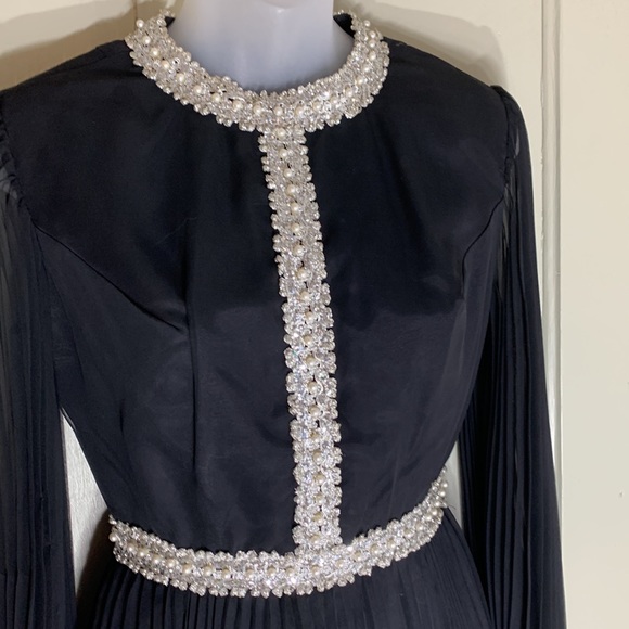 Retro Glam Dress - Picture 3 of 12